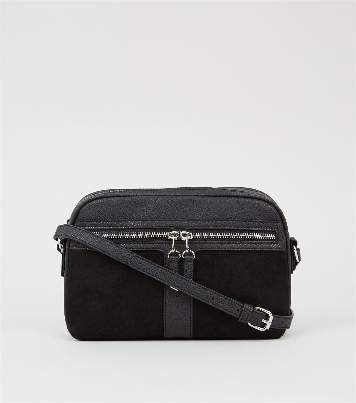 PZB260152 black-zip-camera-bag